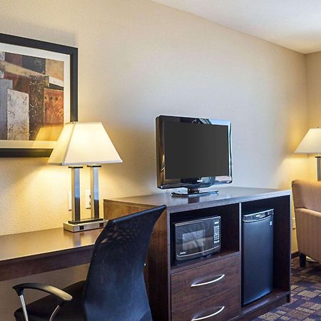 Quality Inn & Suites Minot Ngoại thất bức ảnh