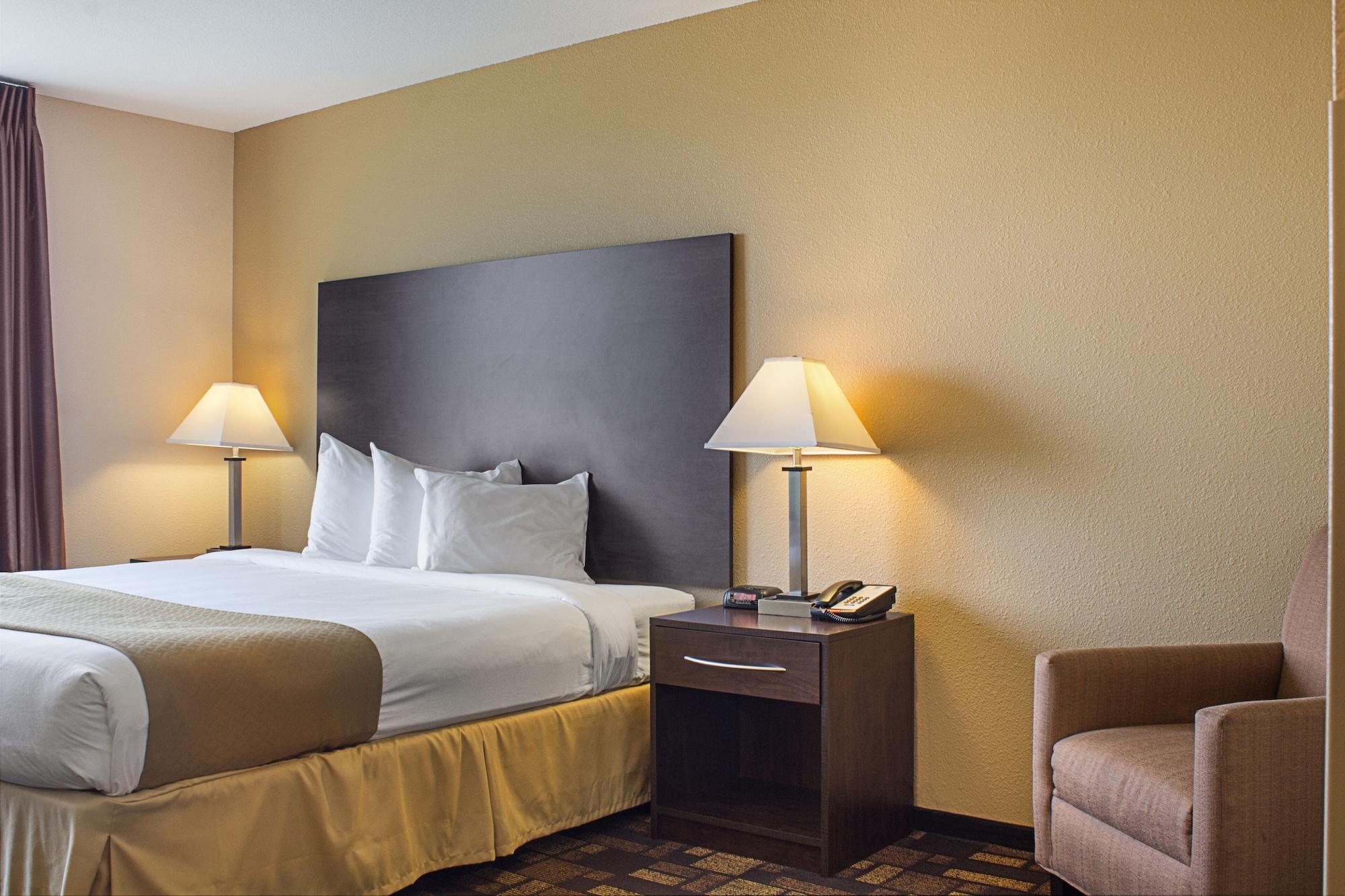 Quality Inn & Suites Minot Ngoại thất bức ảnh
