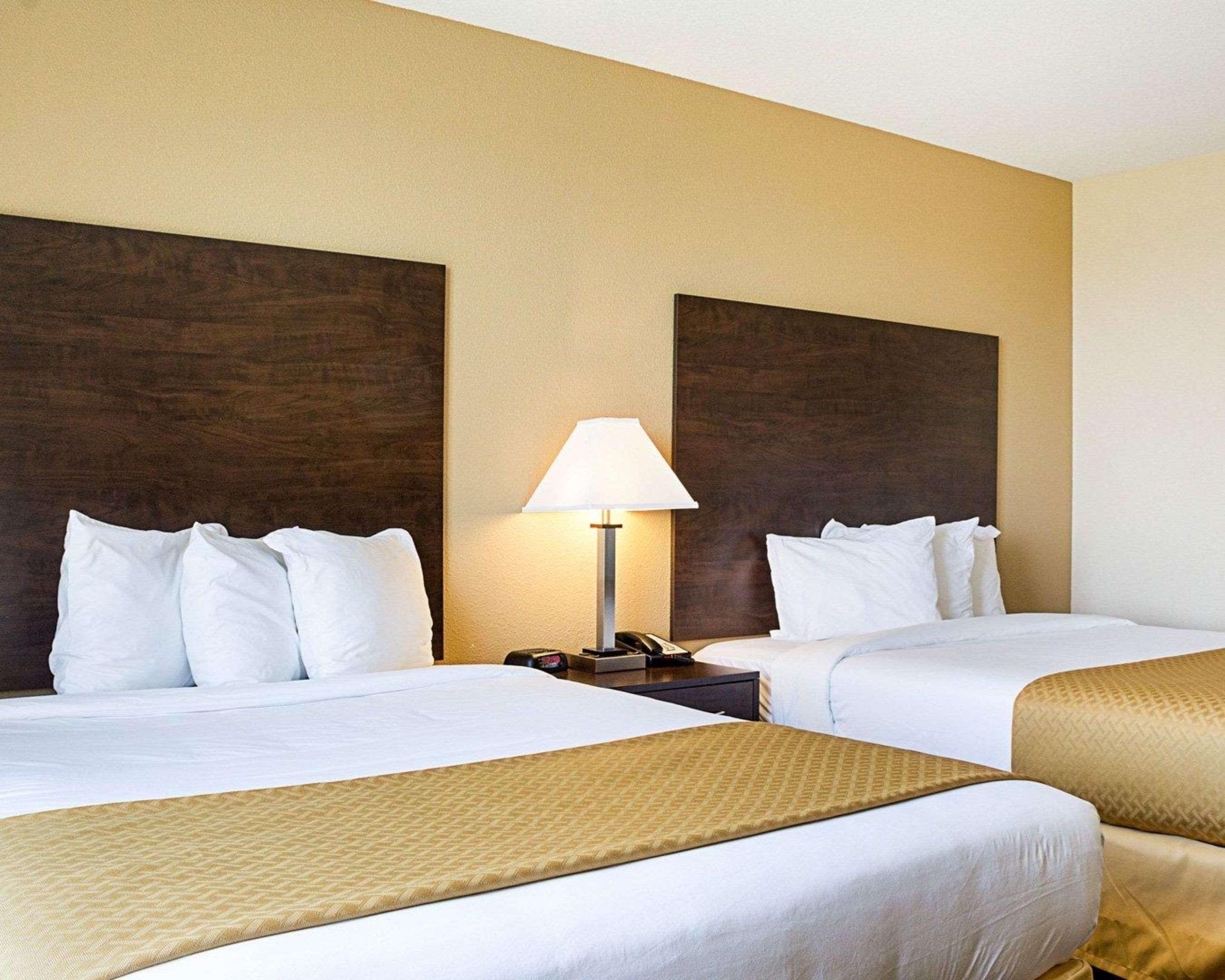 Quality Inn & Suites Minot Ngoại thất bức ảnh