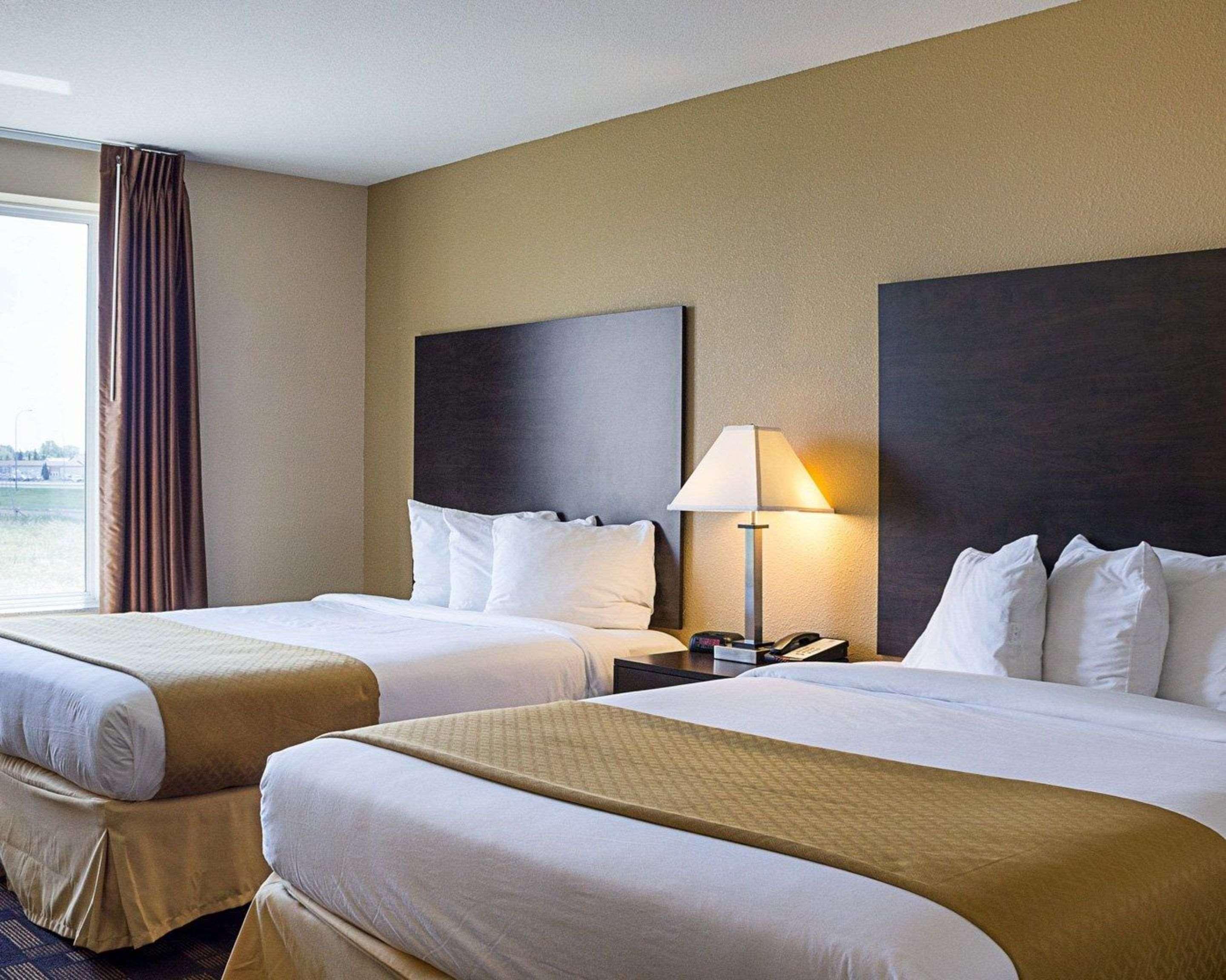 Quality Inn & Suites Minot Ngoại thất bức ảnh