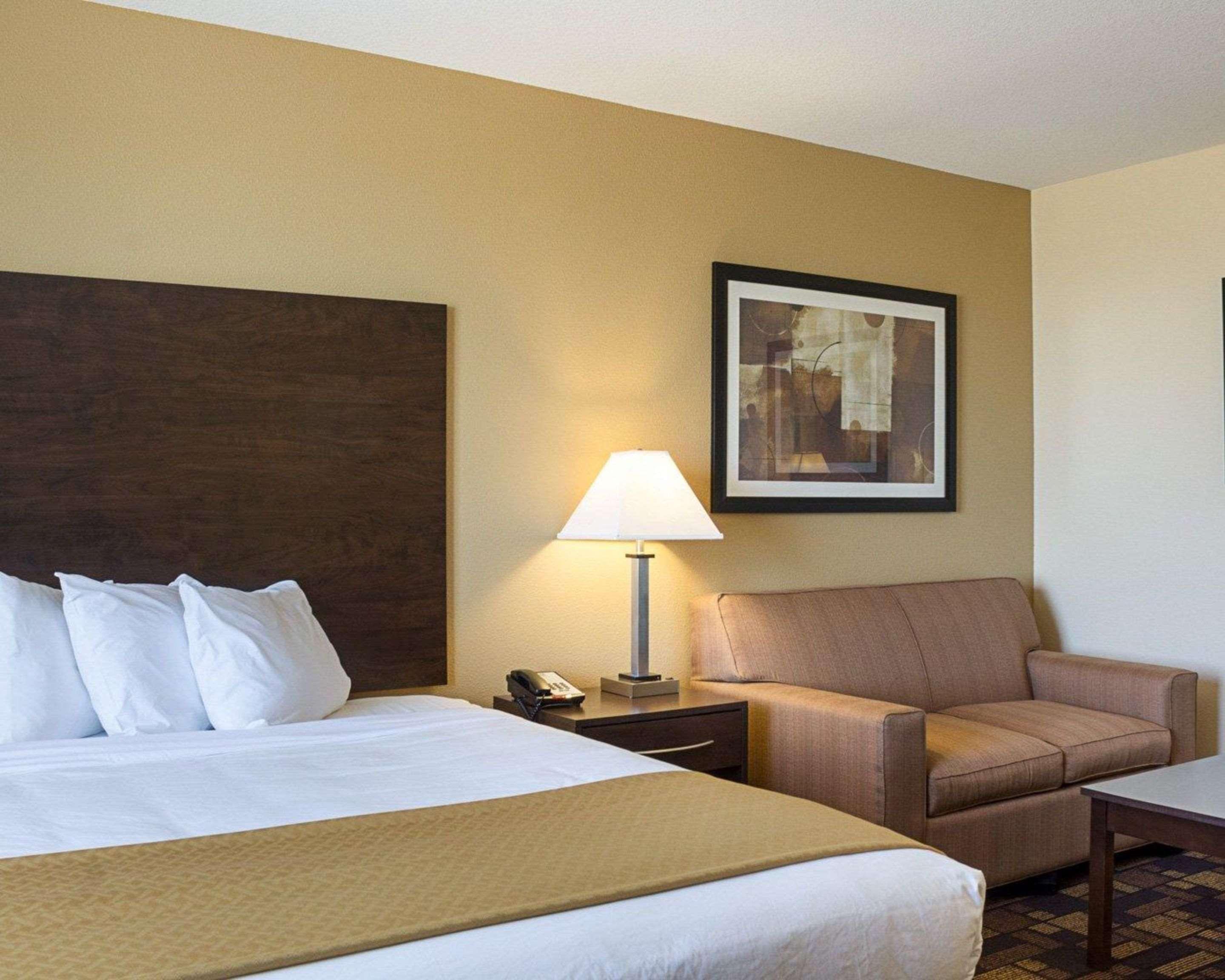 Quality Inn & Suites Minot Ngoại thất bức ảnh