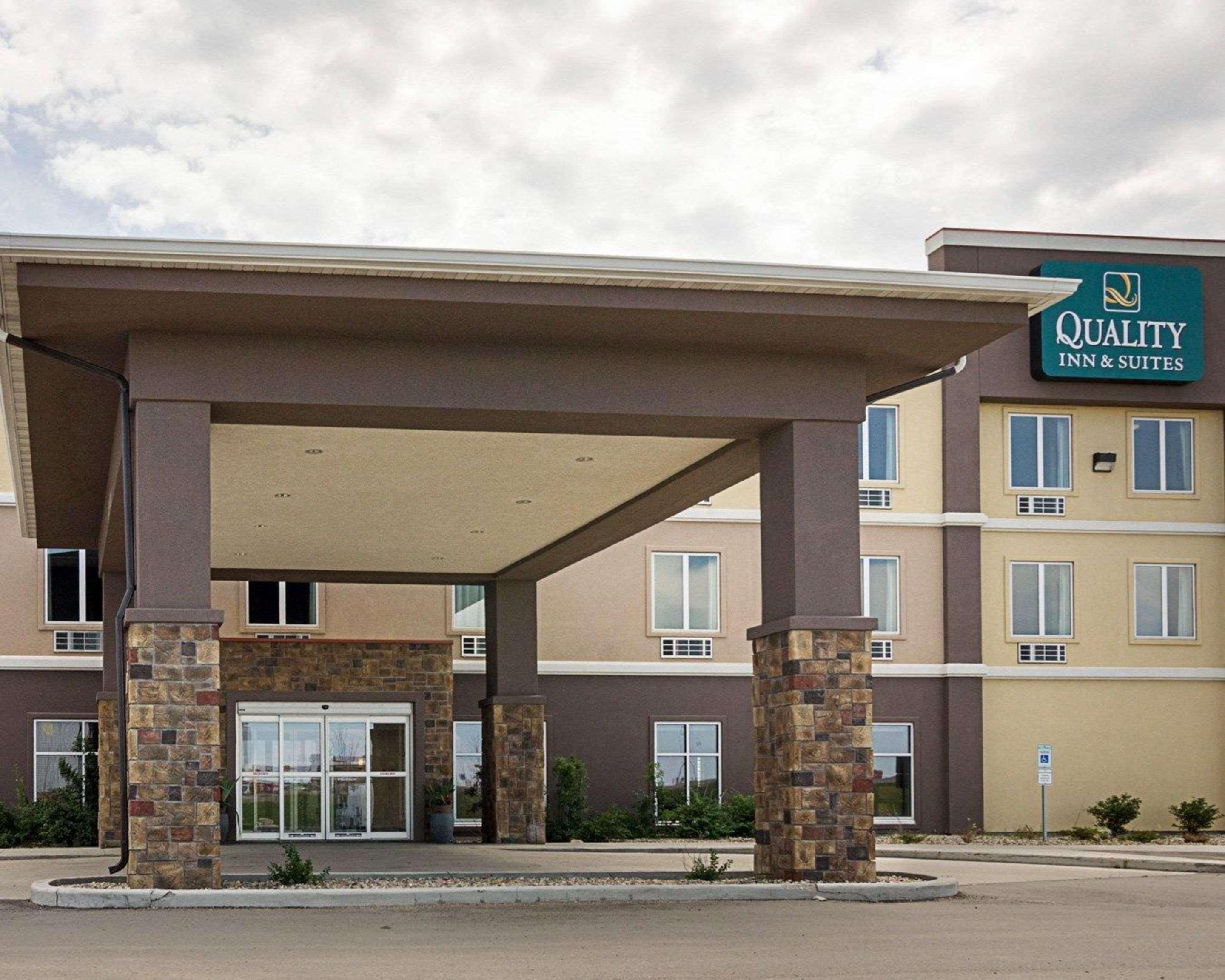 Quality Inn & Suites Minot Ngoại thất bức ảnh