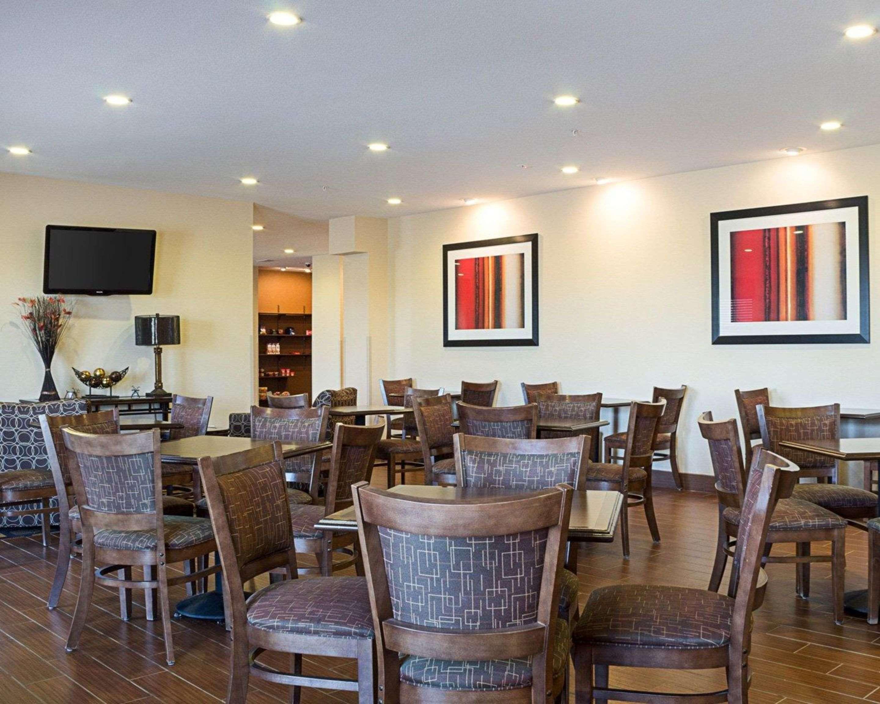 Quality Inn & Suites Minot Ngoại thất bức ảnh