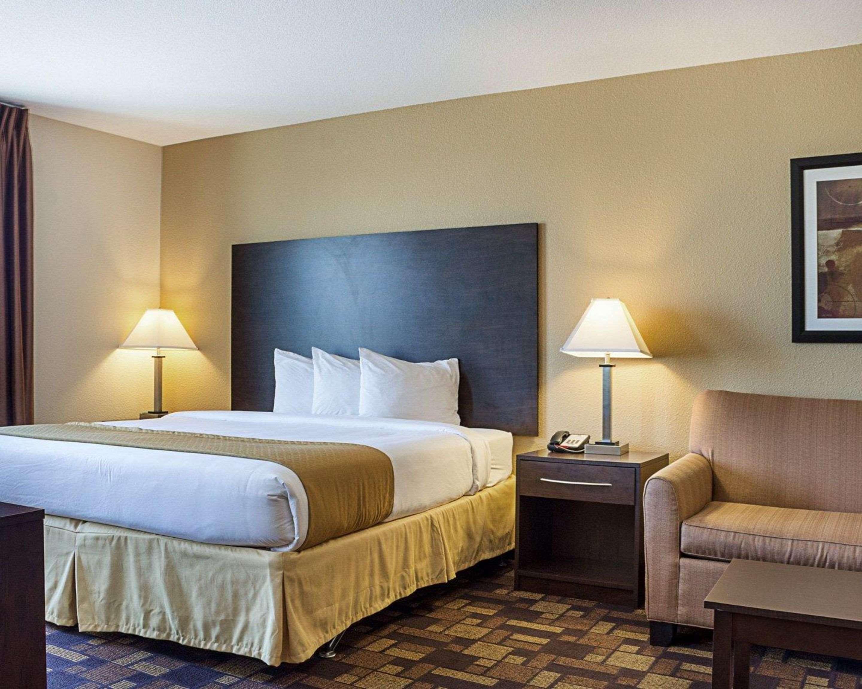 Quality Inn & Suites Minot Ngoại thất bức ảnh