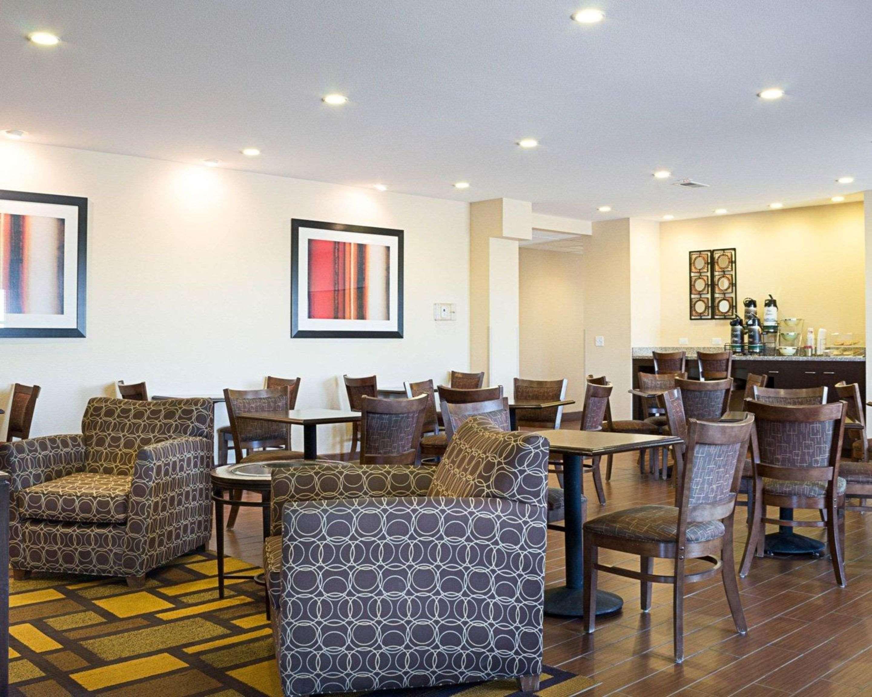 Quality Inn & Suites Minot Ngoại thất bức ảnh
