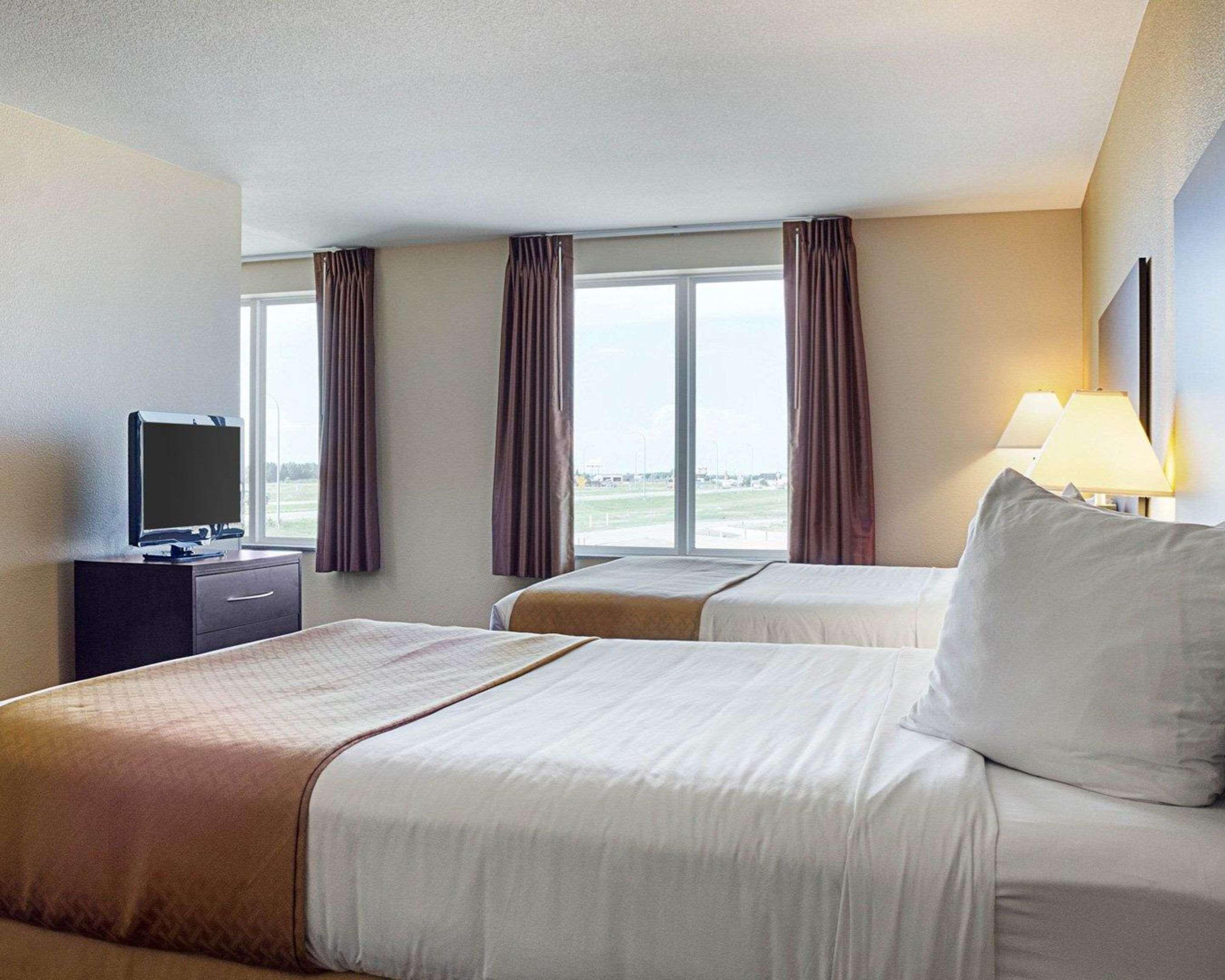 Quality Inn & Suites Minot Ngoại thất bức ảnh