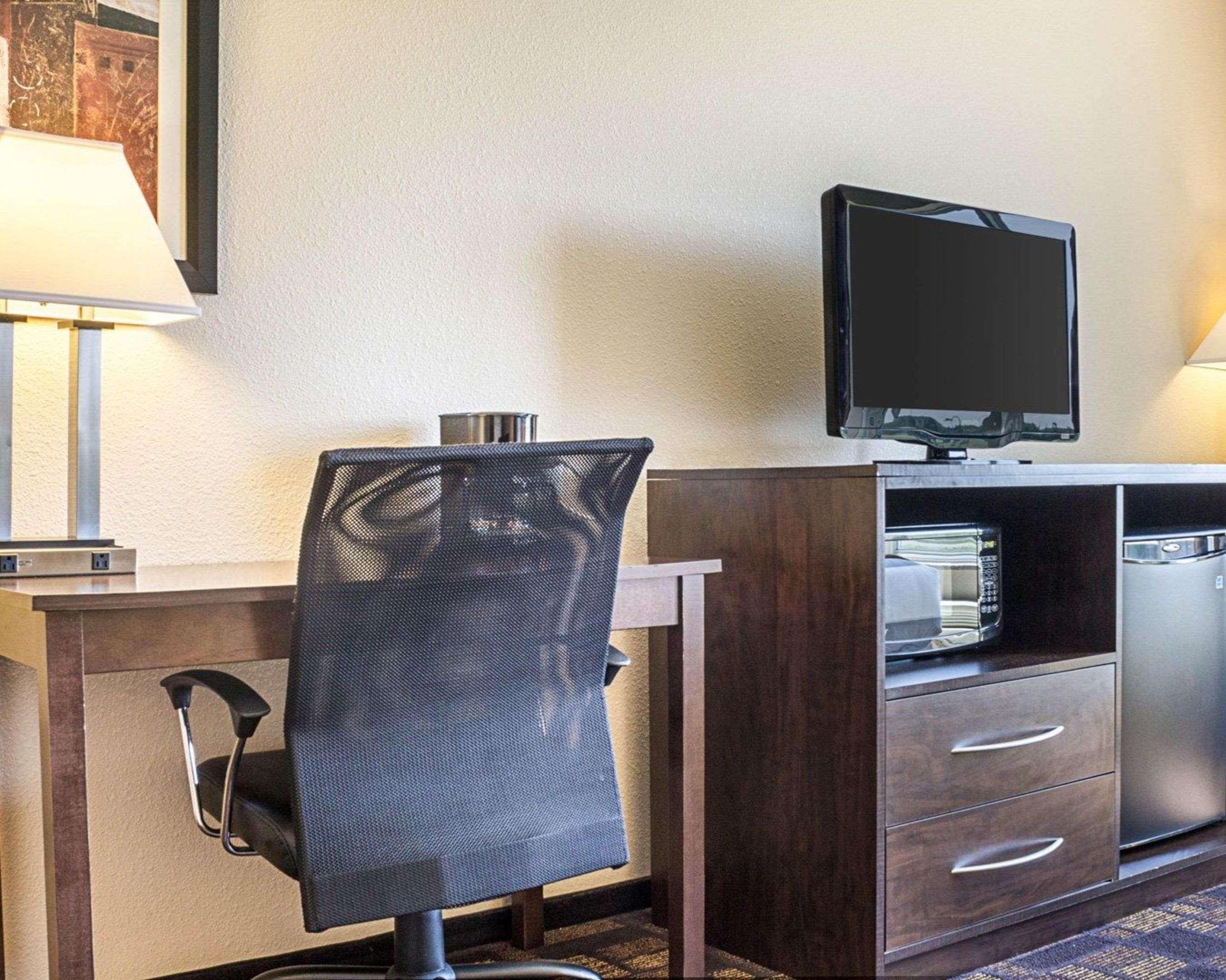 Quality Inn & Suites Minot Ngoại thất bức ảnh