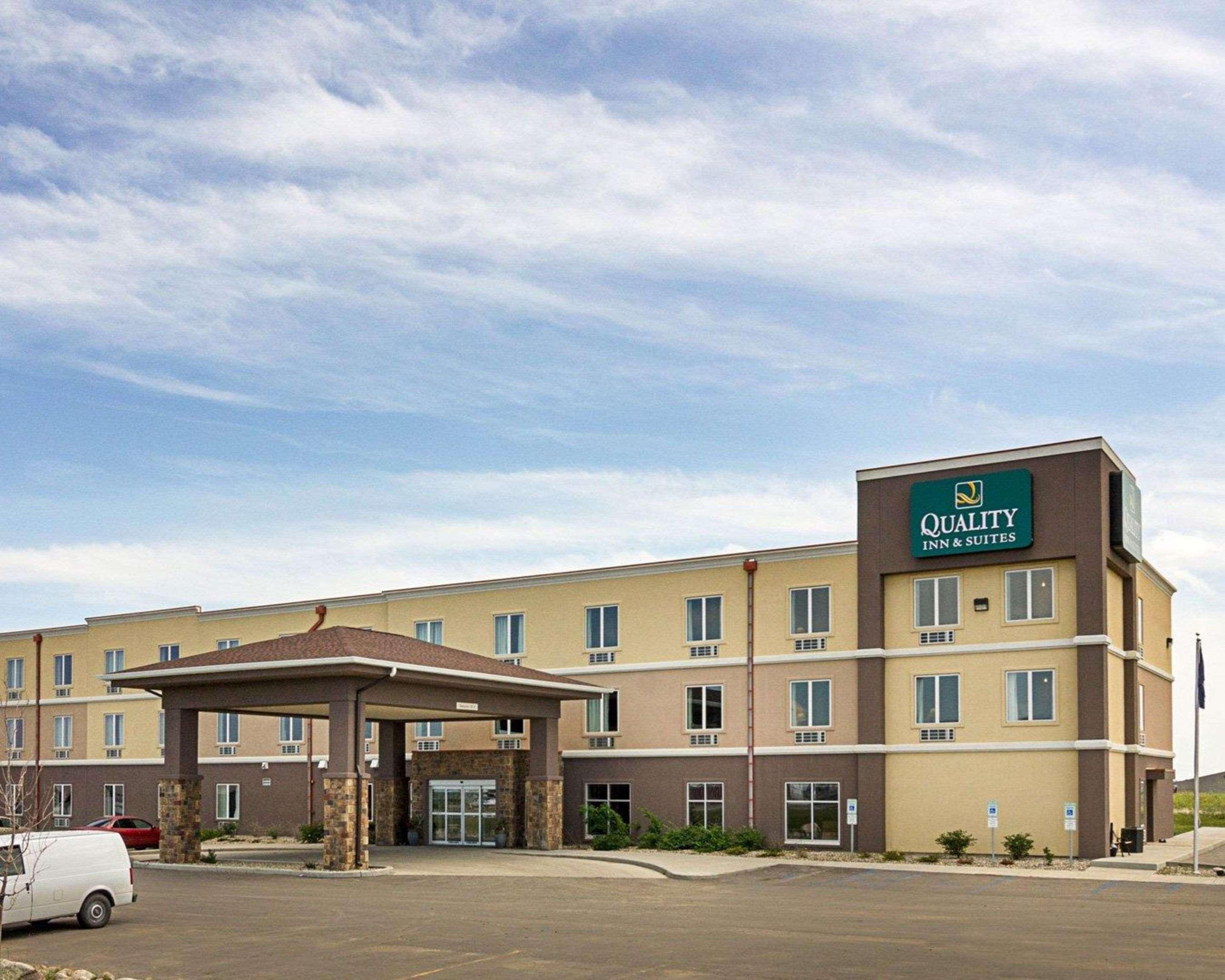 Quality Inn & Suites Minot Ngoại thất bức ảnh