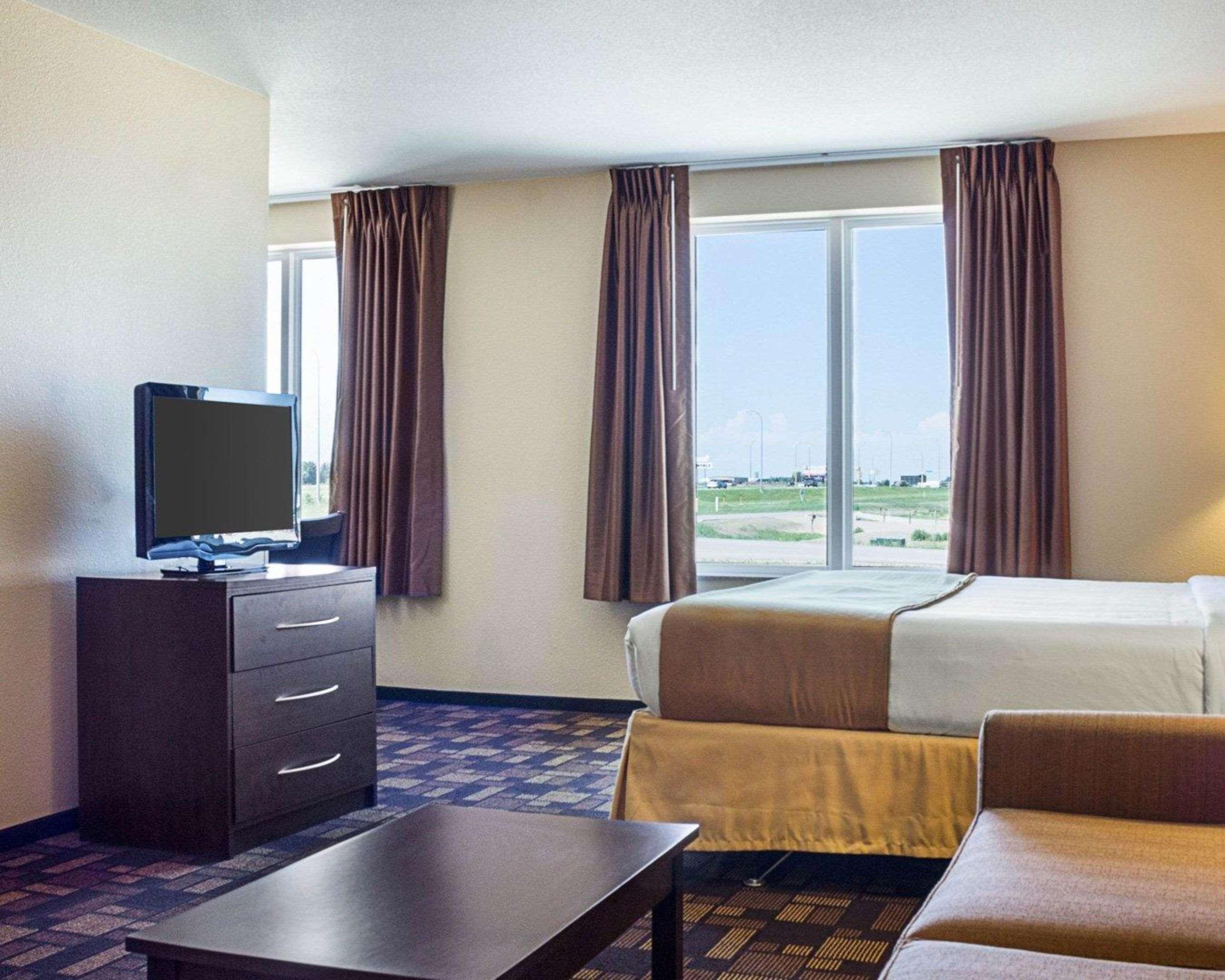 Quality Inn & Suites Minot Ngoại thất bức ảnh