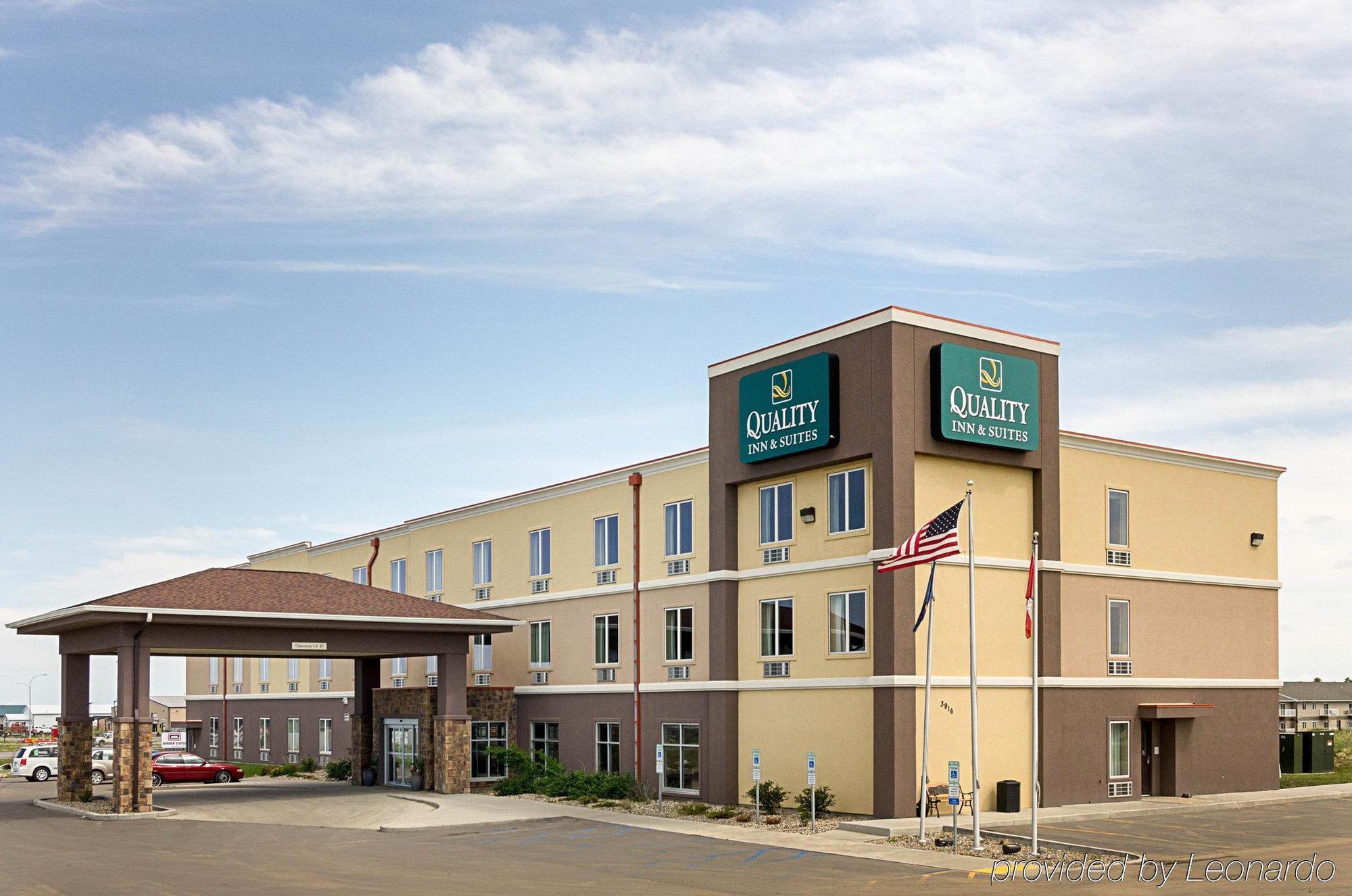 Quality Inn & Suites Minot Ngoại thất bức ảnh