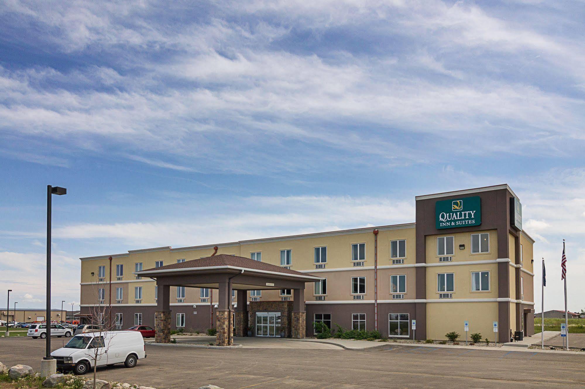Quality Inn & Suites Minot Ngoại thất bức ảnh