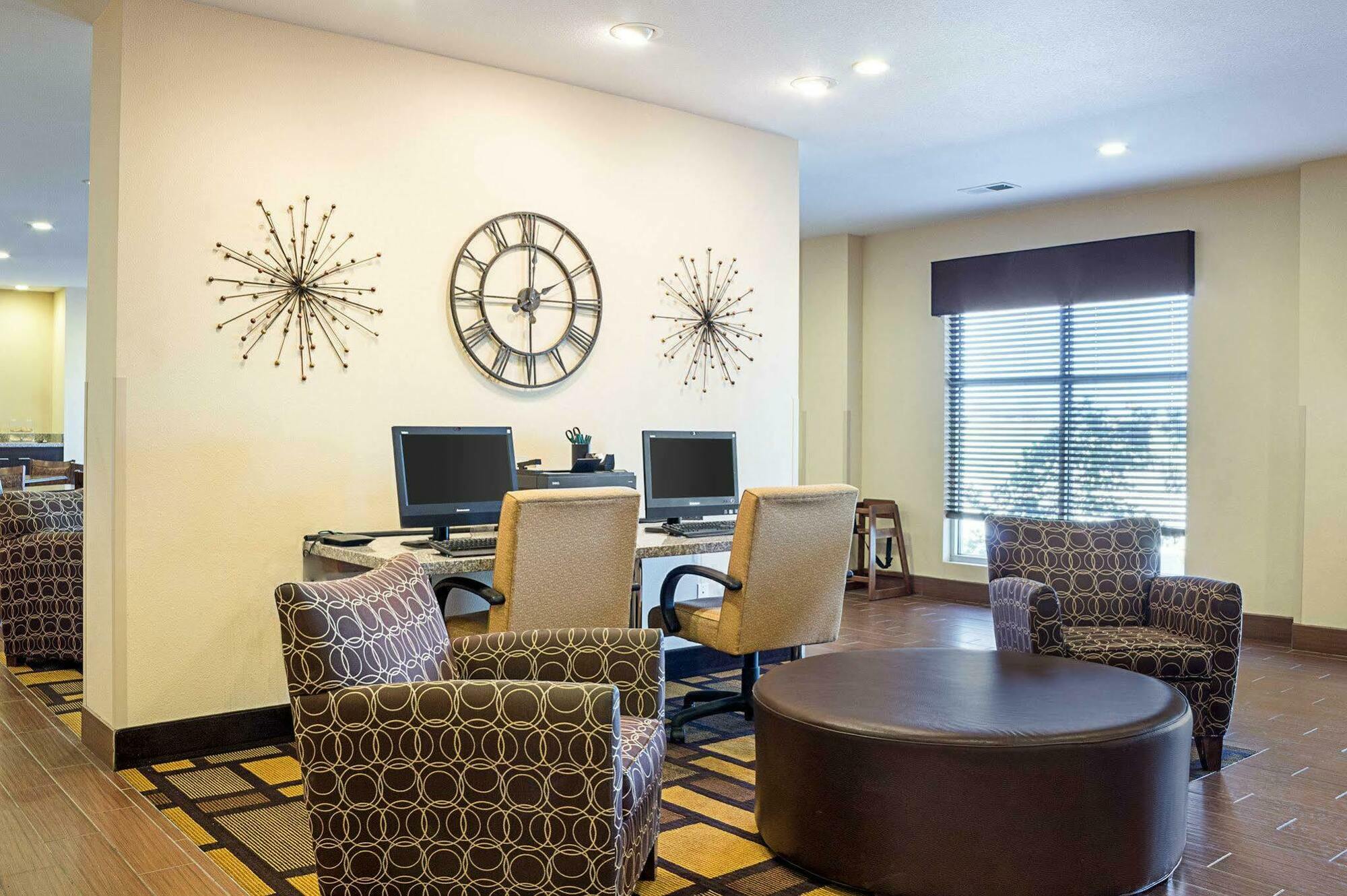 Quality Inn & Suites Minot Ngoại thất bức ảnh